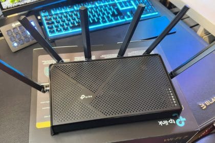 Router doméstico con signos de alerta de seguridad