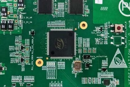 CPU RISC-V diseñada por IA en simulación