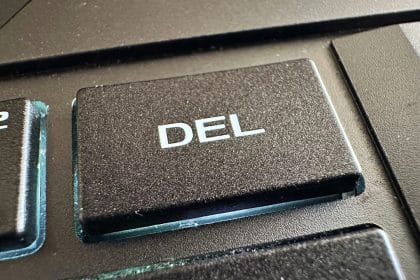 Agente de IA de programación en un ordenador