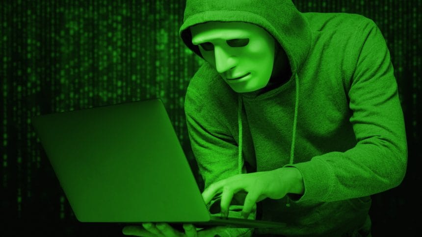 Pantalla de un móvil Android con una falsa actualización de seguridad