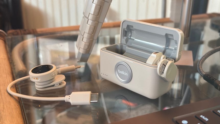 Micrófonos inalámbricos y trípode del Belkin Stage Creator Kit