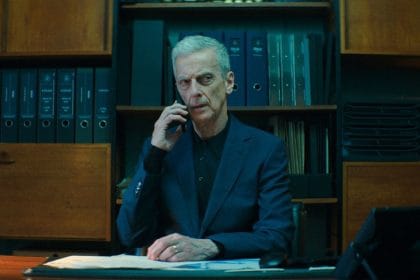 Fotograma de la serie Criminal Record con los actores Cush Jumbo y Peter Capaldi