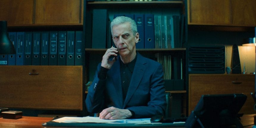 Fotograma de la serie Criminal Record con los actores Cush Jumbo y Peter Capaldi