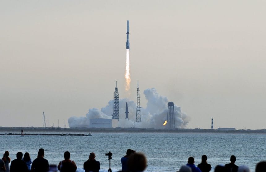 Impresión artística del cohete New Glenn de Blue Origin