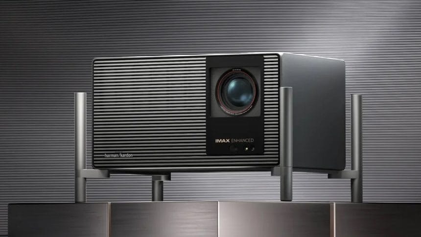 Proyector XGIMI Titan Noir en funcionamiento mostrando imagen 4K