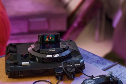 Set de Lego de la consola Sega Genesis con piezas y mandos desmontables