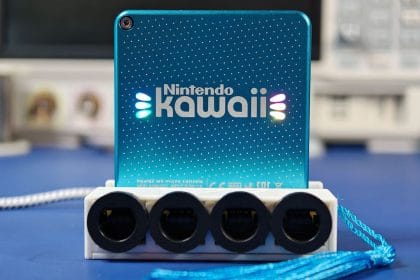Consola GameCube miniatura tamaño llavero en aluminio anodizado azul