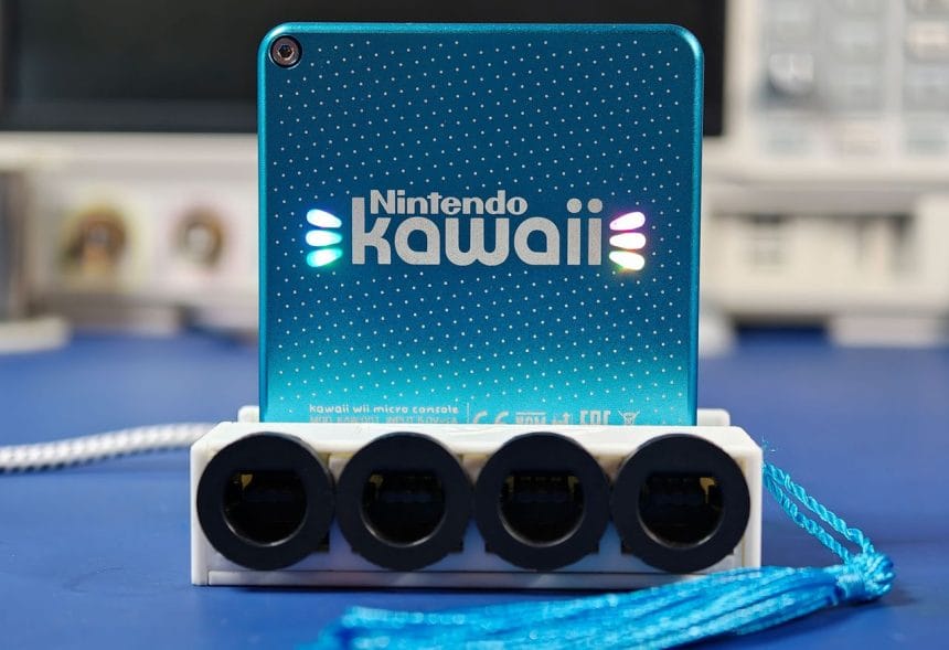 Consola GameCube miniatura tamaño llavero en aluminio anodizado azul