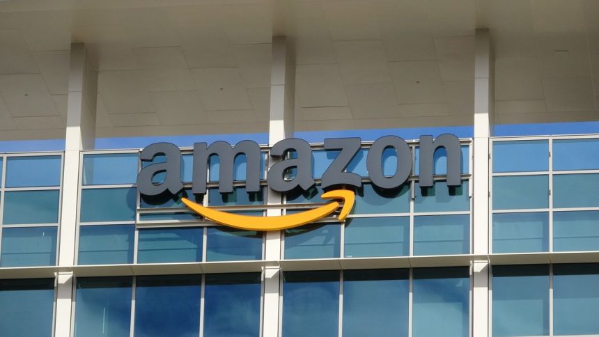 Empleados de Amazon utilizando herramientas de inteligencia artificial