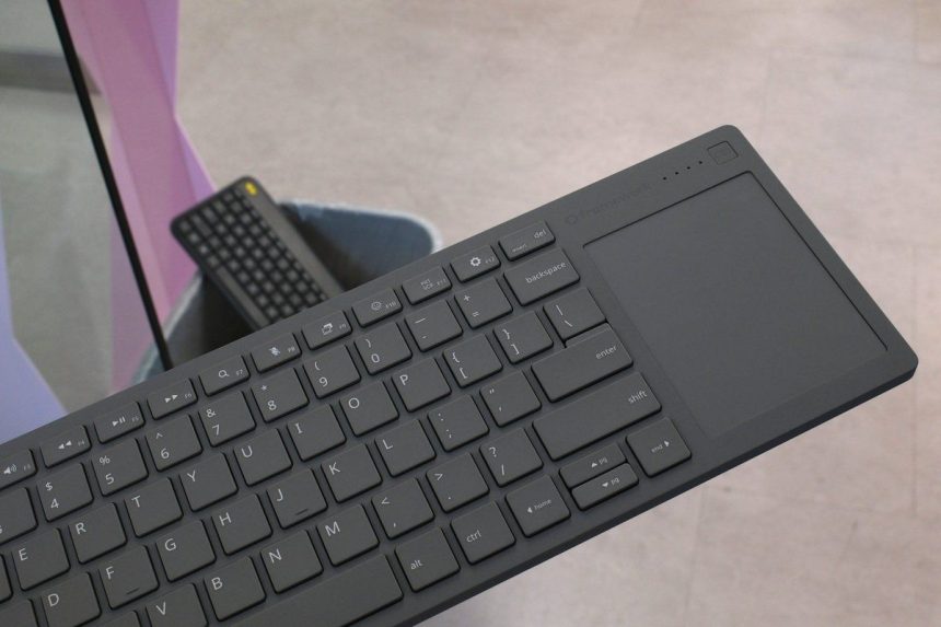 Framework Wireless Touchpad Keyboard visto de frente