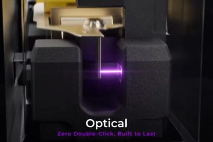 Detalle de un switch magnético para ratones
