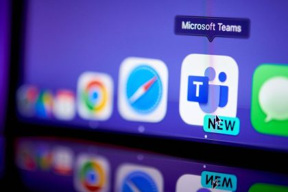 Interfaz de Microsoft Teams mostrando un falso mensaje de soporte técnico