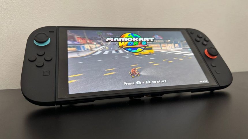 Nintendo Switch 2 sobre una mesa