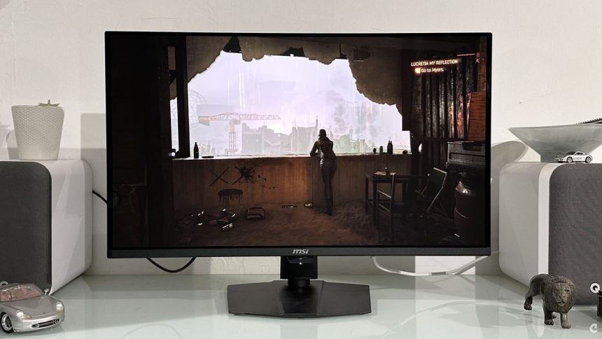 Monitor 4K 240 Hz con conexión DisplayPort 2.1 y cable DP80 certificado