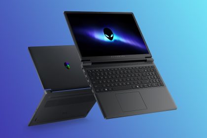 Portátil Alienware 15 abierto mostrando pantalla y teclado