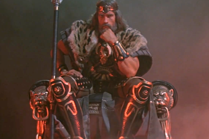 Arnold Schwarzenegger como Conan