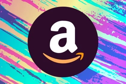 Logo de Amazon con etiqueta de ofertas Memorial Day