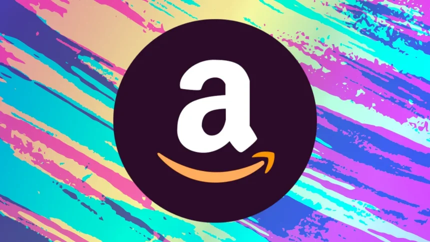 Logo de Amazon con etiqueta de ofertas Memorial Day