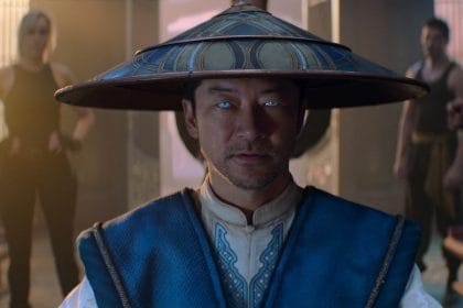 Escena de Mortal Kombat 2 con Karl Urban