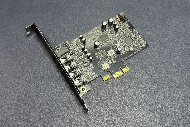 Vista frontal de la Creative Sound Blaster Audigy FX Pro con conectores 3.5 mm