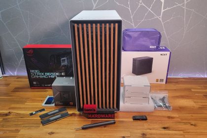 Jugadores de PC ensamblando un equipo