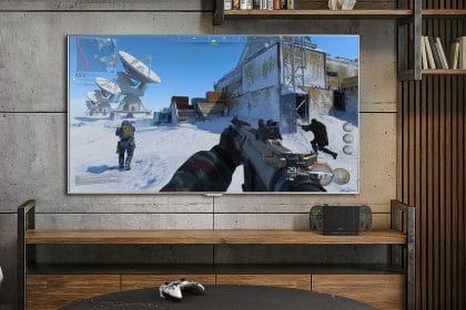 ROG Xbox Ally en modo acoplado conectado a un televisor