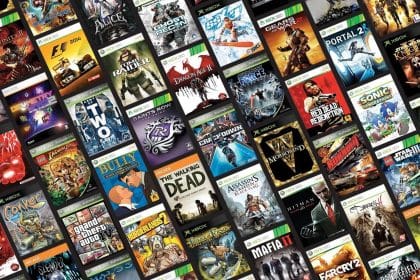 Consola Xbox Series X frente a pantalla mostrando menú de juegos